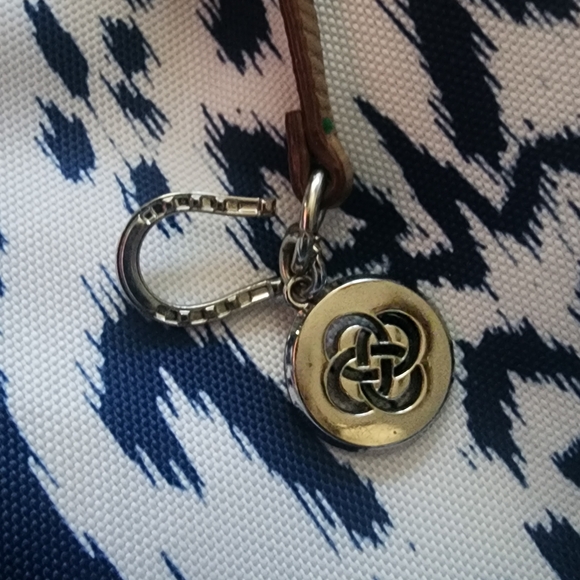 Stella & Dot Navy Ikat Print Tote Bag – Durable Travel/Everyday Carryall NWOT - Picture 8 of 13